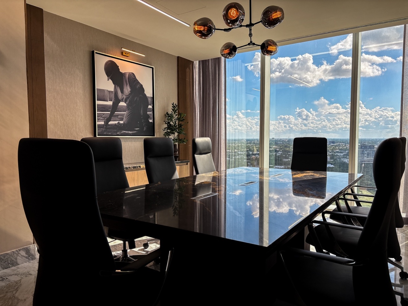 Espacio corporativo de The Sky con vista panorámica de Mérida